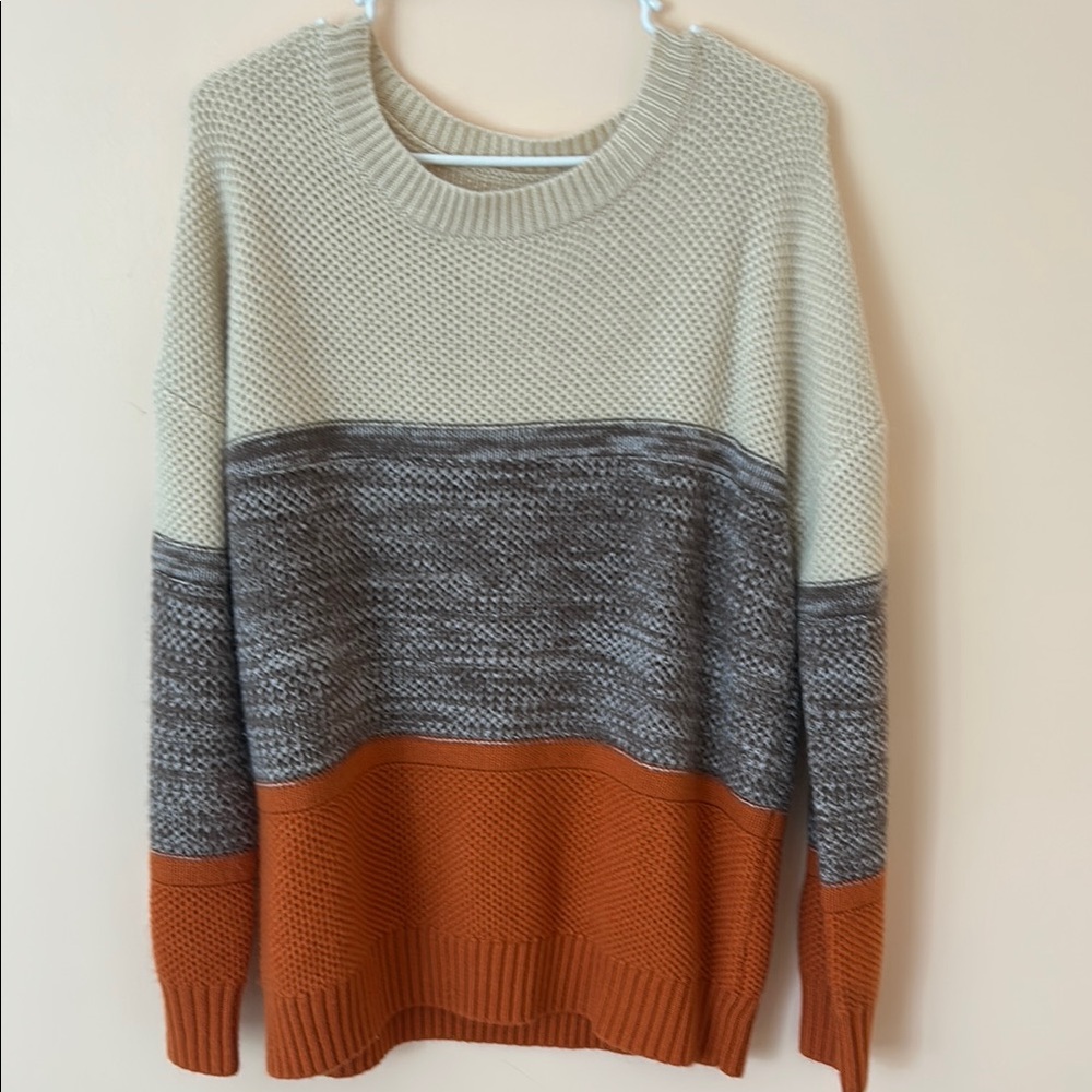 Cream and Gray Crew Neck Sweater with Modern Color Blocking